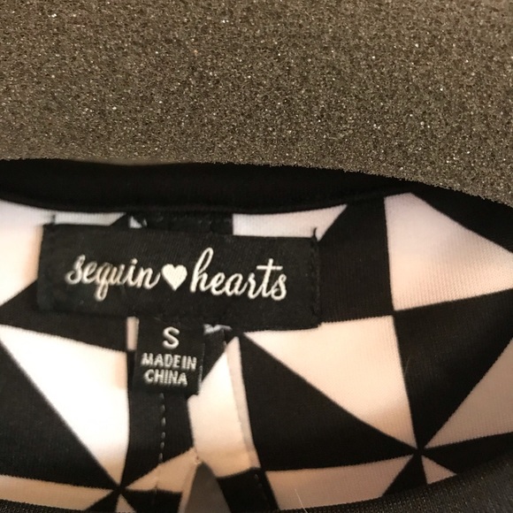 28). Sleeveless dress..CUTE. 🎶Size Small🎶NEW - Picture 3 of 7